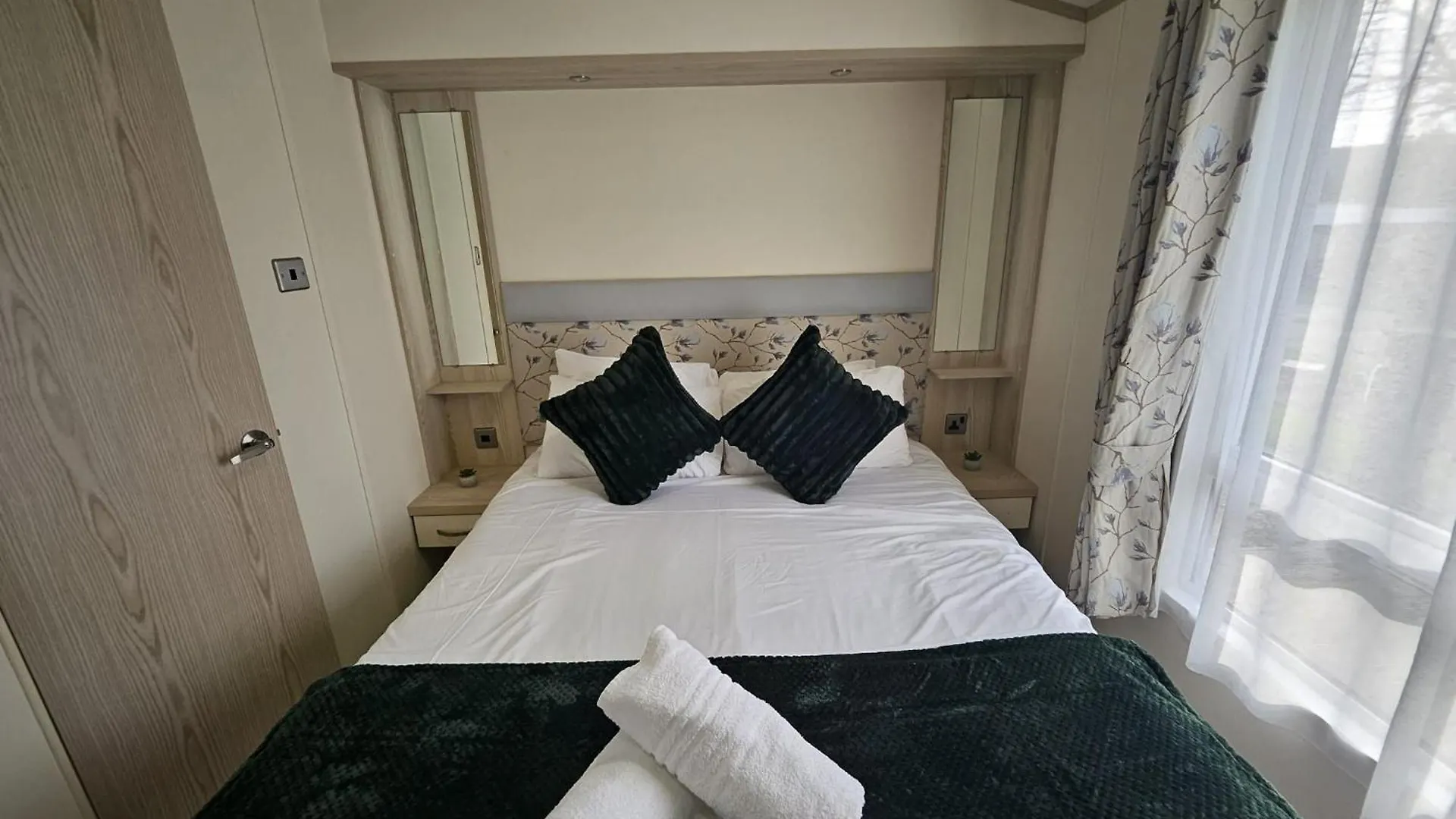 Ferienhaus Villa Applegrove Country Park, Scarborough With Private Hot Tubs Burniston Großbritannien
